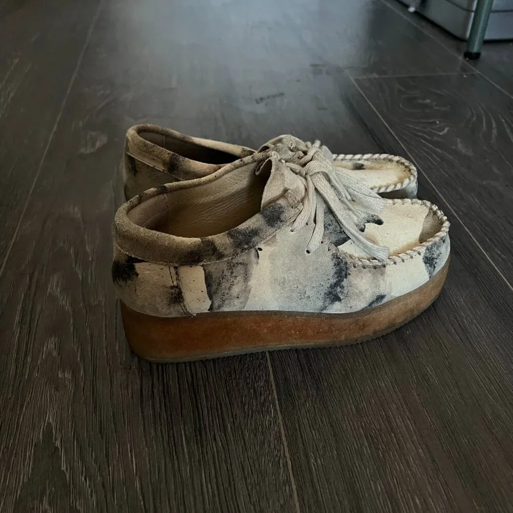 Clarks Women's Cream and Tan Loafers - Picture 2 of 5